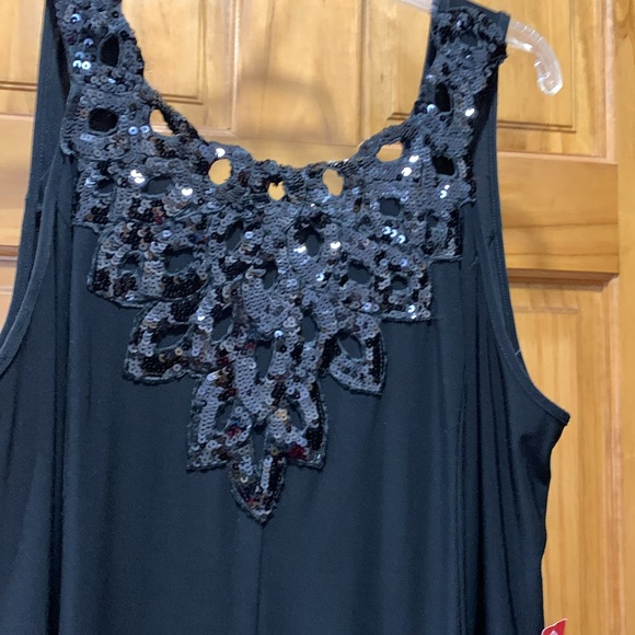 Dress - Picture 4 of 6